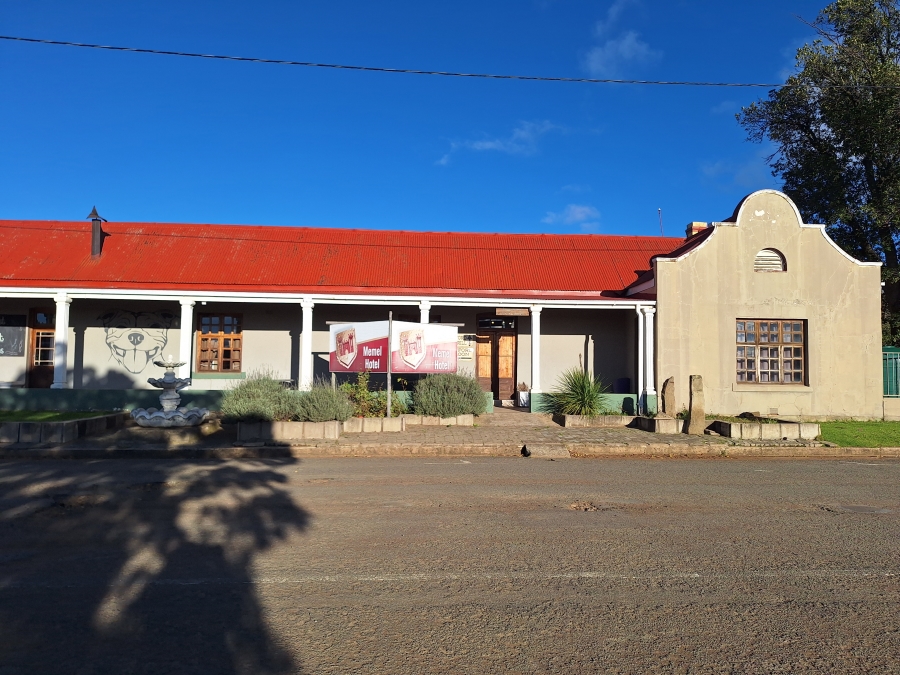8 Bedroom Property for Sale in Memel Free State